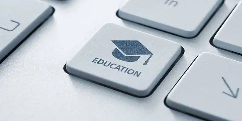 © bloomua - Fotolia | Online education