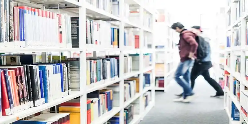 © davis - Fotolia | Books at a library