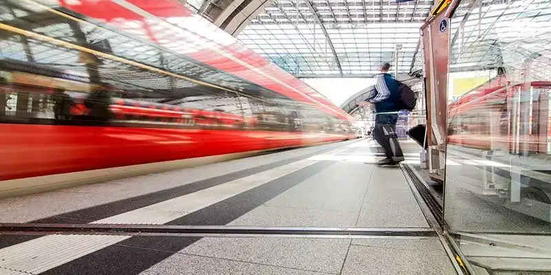 © matteo avanzi - Fotolia | high speed train