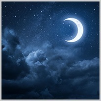 през нощта | Луната свети през нощта.